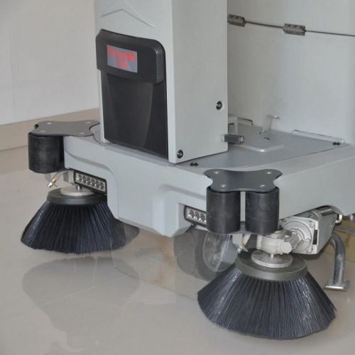 картинка Подметальная машина Bennett Tornado 700BD фото 12 картинка Подметальная машина Bennett Tornado 700BD фото 12