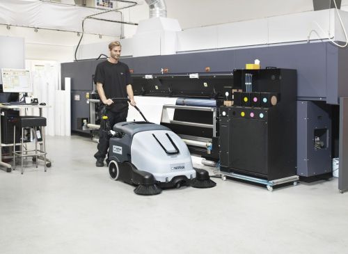 картинка Подметальная машина Nilfisk SW 900 B фото 3 картинка Подметальная машина Nilfisk SW 900 B фото 3