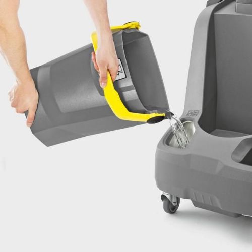 картинка Пылесос моющий Karcher Puzzi 30/4 фото 4 картинка Пылесос моющий Karcher Puzzi 30/4 фото 4