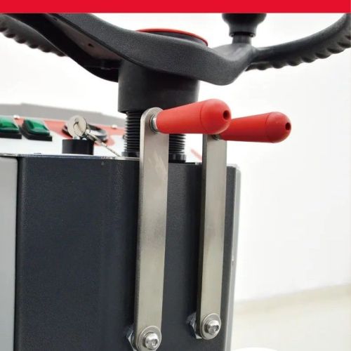 картинка Подметальная машина Bennett Tornado 700BD фото 9 картинка Подметальная машина Bennett Tornado 700BD фото 9