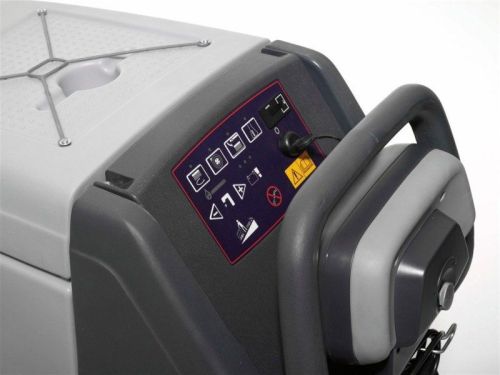 картинка Поломоечная машина Nilfisk BA 611 D фото 6 картинка Поломоечная машина Nilfisk BA 611 D фото 6